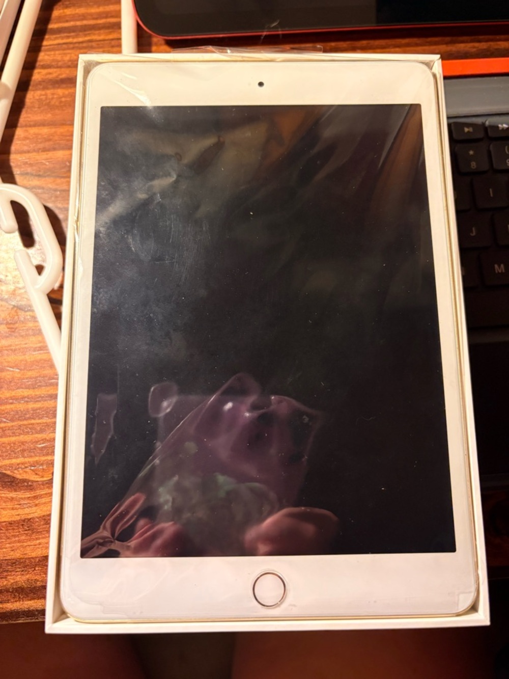 Apple iPad mini 3 - Gold - Picture 2 of 8